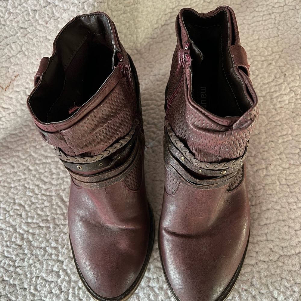 Maurice’s red booties